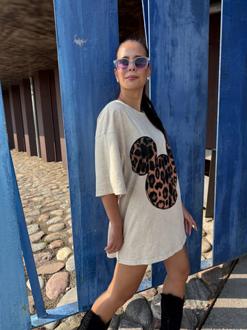Oversized marškinėliai su leopardo rašto Mickey aplikacija