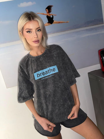 PIRK 1 ir 2 kainuos 9,90 eur!Oversized marškinėliai ĮVAIRIAIS UŽRAŠAIS Bestseller