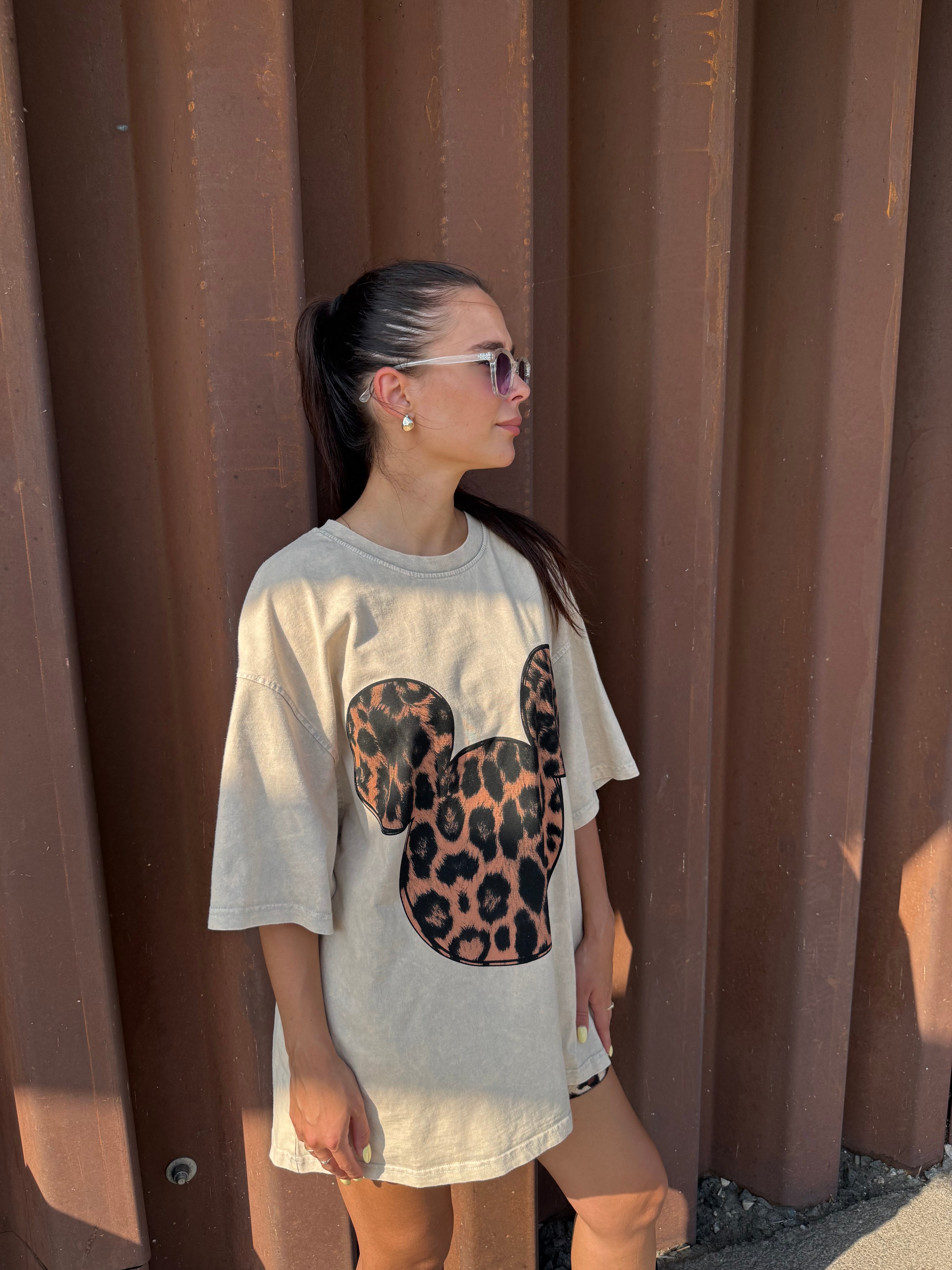 Oversized marškinėliai su leopardo rašto Mickey aplikacija - Jonyk