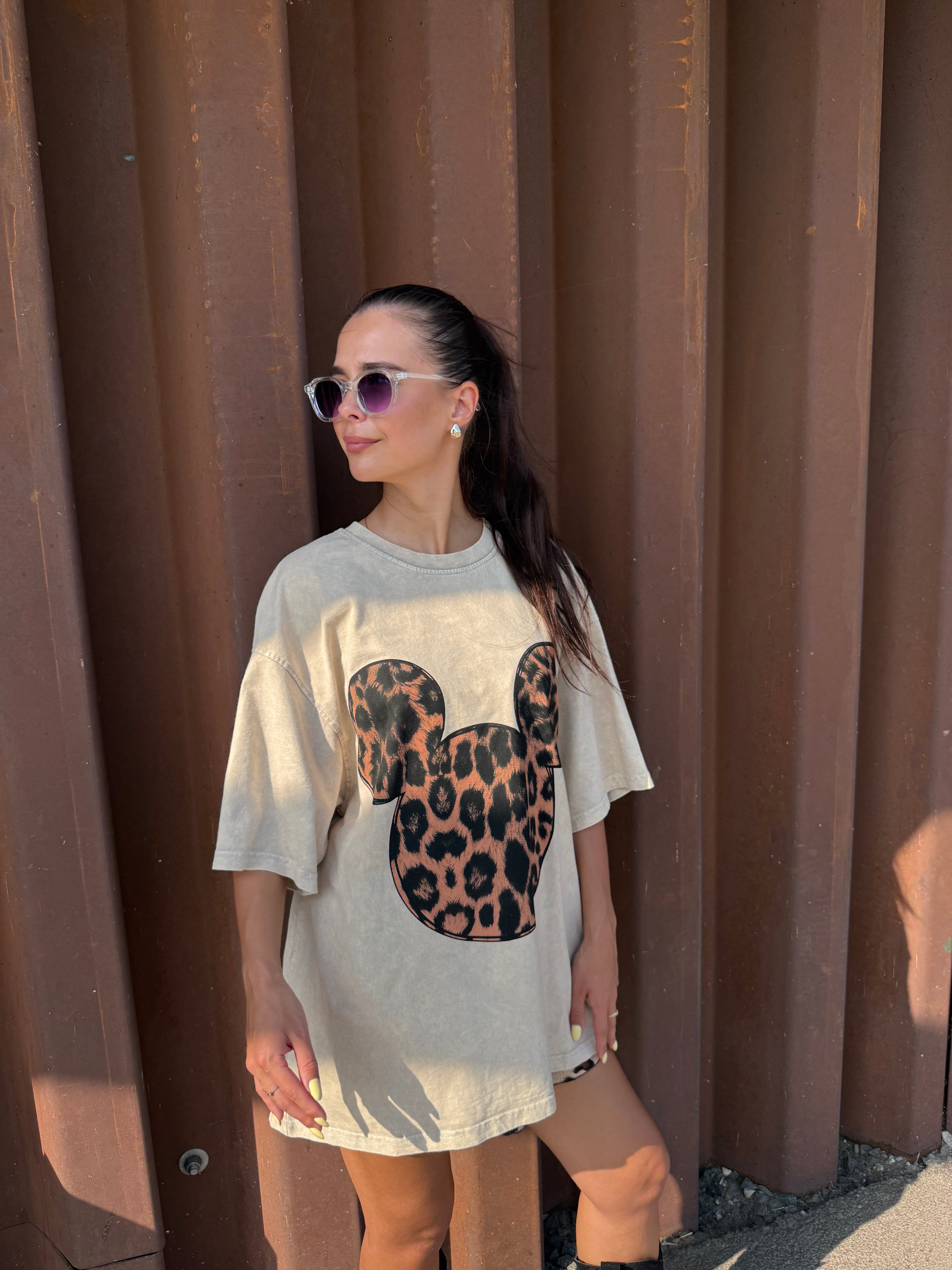 Oversized marškinėliai su leopardo rašto Mickey aplikacija - Jonyk