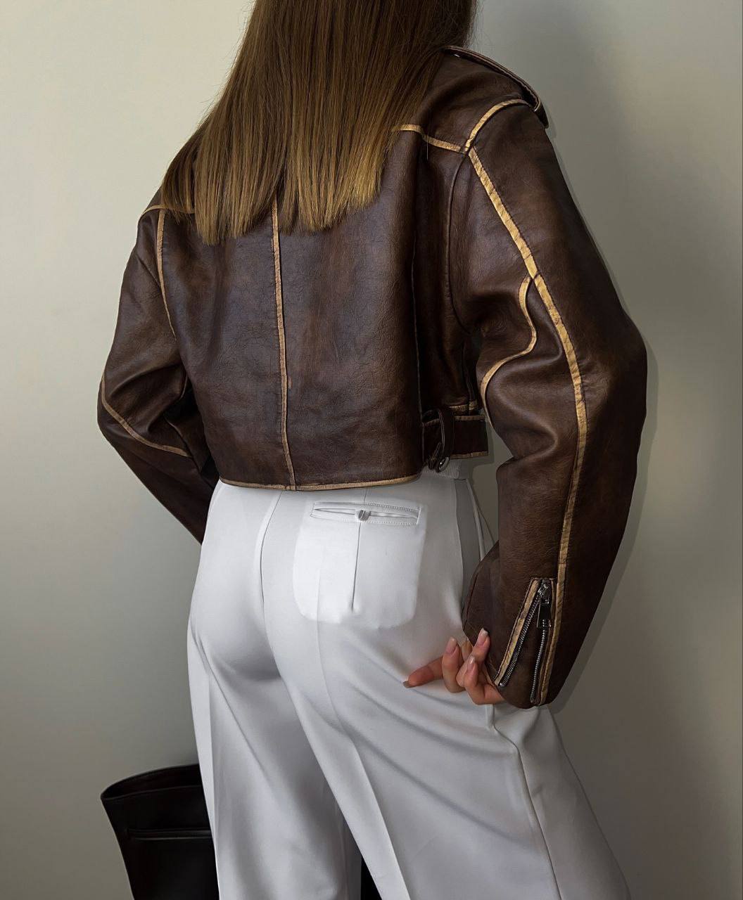 Sendinta Ruda ir juoda trumpa Eko odos striukė moterims - brown and black eco leather jacket - Jonyk