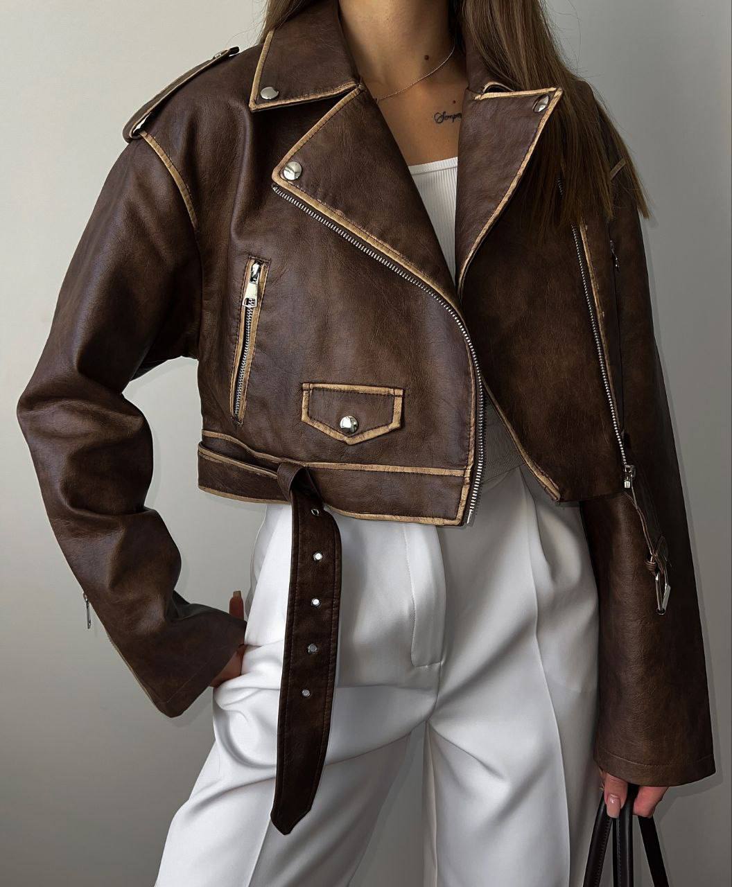 Sendinta Ruda ir juoda trumpa Eko odos striukė moterims - brown and black eco leather jacket - Jonyk